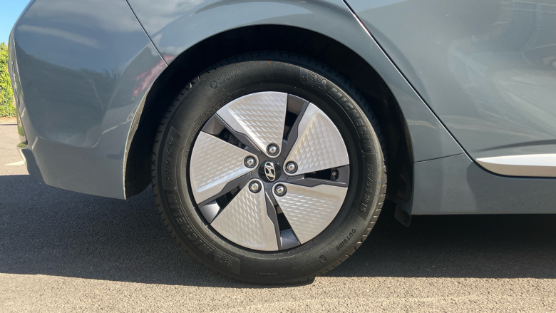 Hyundai IONIQ 1.6 GDi Hybrid Premium 5dr DCT Hybrid Hatchback